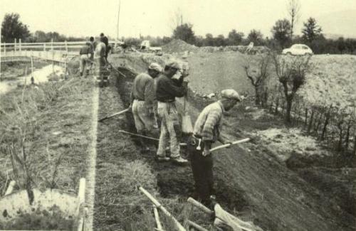 63 28-09-65-Riparazione-argine-Tatarena-a-monte-ponte-di-Via-Nuova-Cannaiola